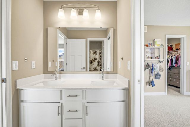 8422 60th Street S, Cottage Grove, MN 55016