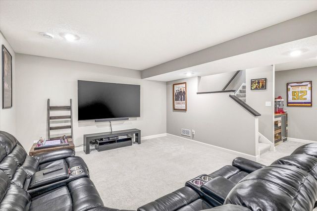 8422 60th Street S, Cottage Grove, MN 55016