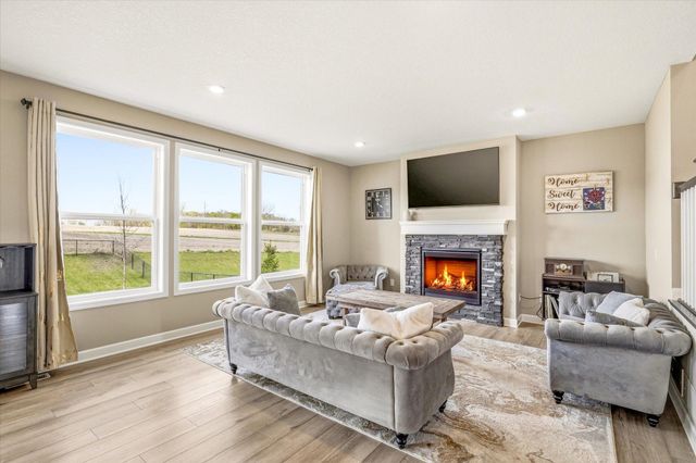 8422 60th Street S, Cottage Grove, MN 55016
