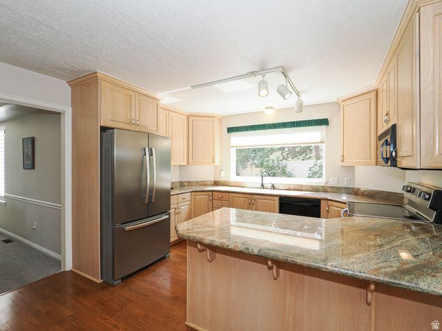 7219 S PONDEROSA DR, Cottonwood Heights, UT 84121