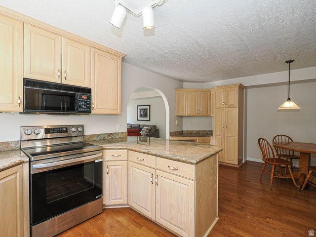 7219 S PONDEROSA DR, Cottonwood Heights, UT 84121