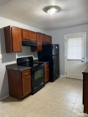 2819 S Boeke Road, Evansville, IN 47714