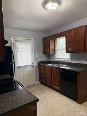 2819 S Boeke Road, Evansville, IN 47714