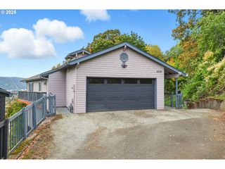 5239 N EMERSON Dr, Portland, OR 97217