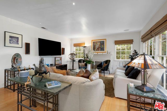 3331 Bennett Drive, Los Angeles, CA 90068
