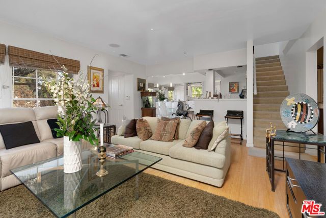 3331 Bennett Drive, Los Angeles, CA 90068