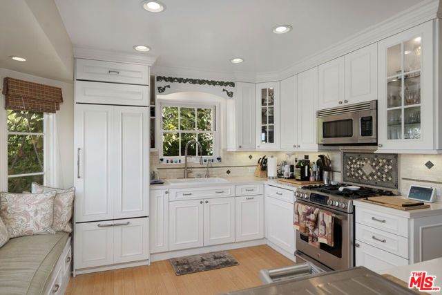 3331 Bennett Drive, Los Angeles, CA 90068