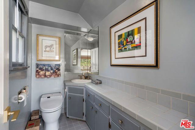 3331 Bennett Drive, Los Angeles, CA 90068