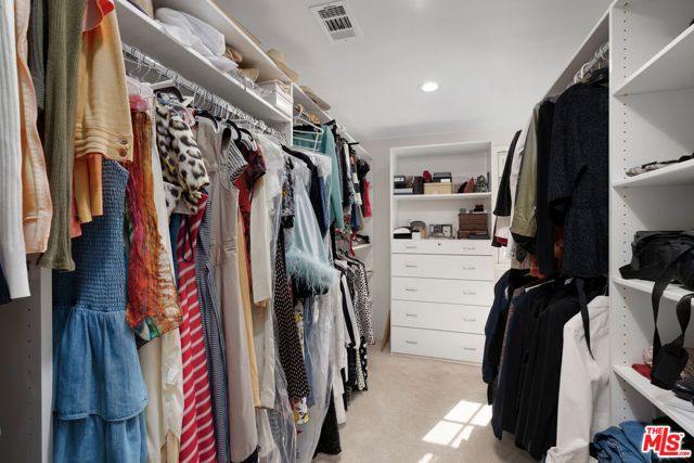 3331 Bennett Drive, Los Angeles, CA 90068