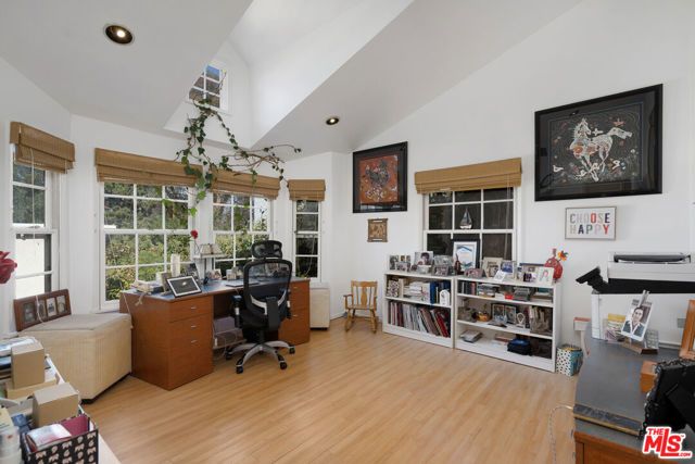 3331 Bennett Drive, Los Angeles, CA 90068