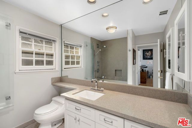 3331 Bennett Drive, Los Angeles, CA 90068