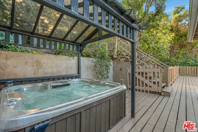 3331 Bennett Drive, Los Angeles, CA 90068