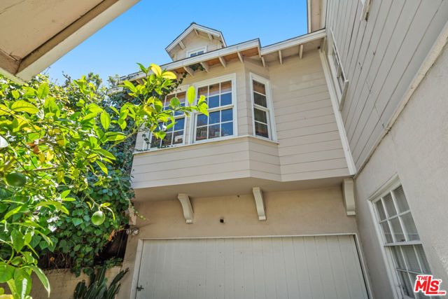 3331 Bennett Drive, Los Angeles, CA 90068
