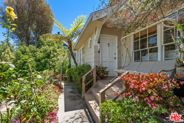 3331 Bennett Drive, Los Angeles, CA 90068