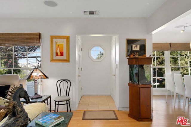 3331 Bennett Drive, Los Angeles, CA 90068