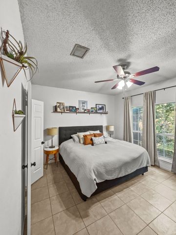 909 Plantation Drive, Lewisville, TX 75067