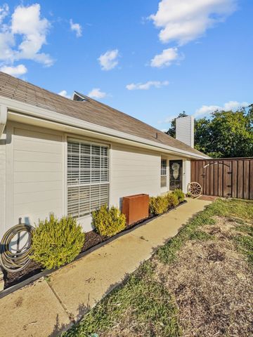 909 Plantation Drive, Lewisville, TX 75067