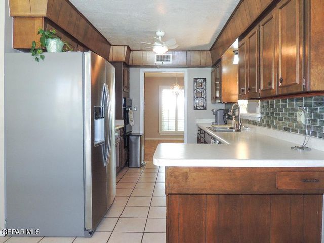 10701 VISTA ALEGRE Drive, El Paso, TX 79935