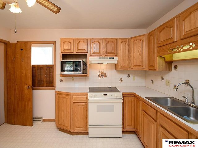 7040 Seward Avenue, Lincoln, NE 68507