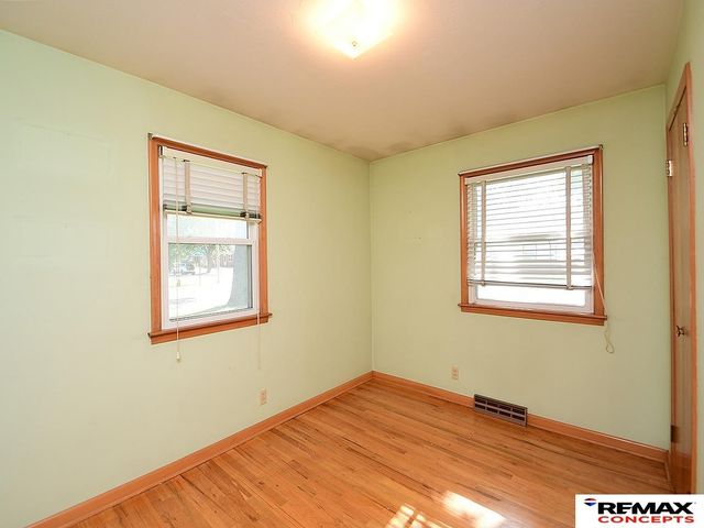 7040 Seward Avenue, Lincoln, NE 68507