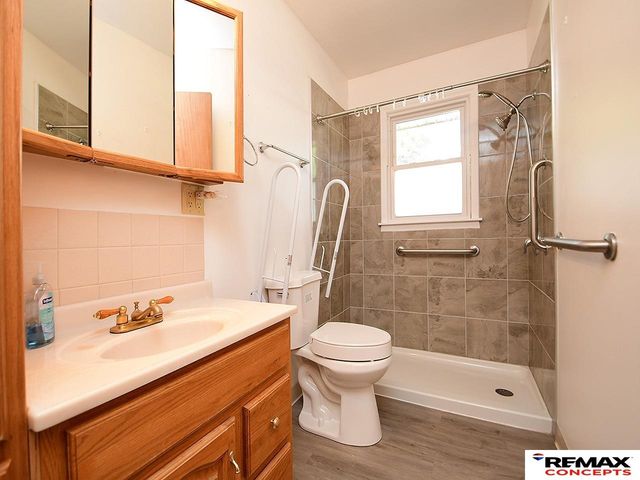 7040 Seward Avenue, Lincoln, NE 68507