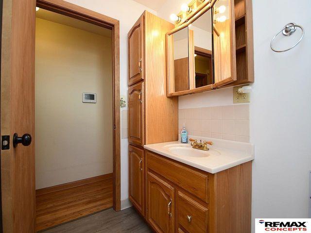 7040 Seward Avenue, Lincoln, NE 68507