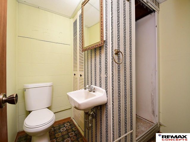 7040 Seward Avenue, Lincoln, NE 68507