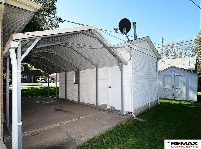 7040 Seward Avenue, Lincoln, NE 68507