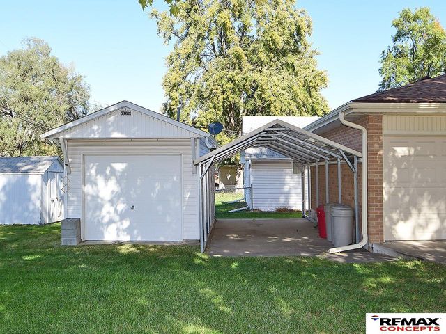 7040 Seward Avenue, Lincoln, NE 68507