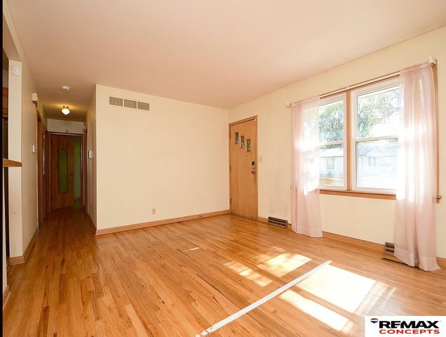 7040 Seward Avenue, Lincoln, NE 68507