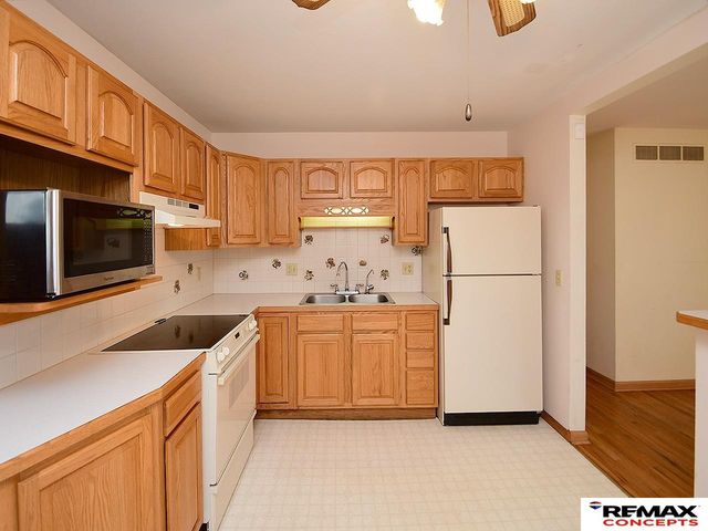 7040 Seward Avenue, Lincoln, NE 68507