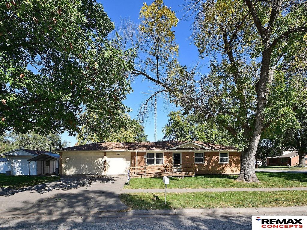 7040 Seward Avenue, Lincoln, NE 68507
