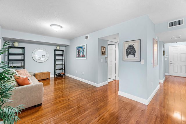 12540 Majesty Circle 302, Boynton Beach, FL 33437