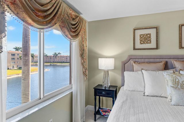 12540 Majesty Circle 302, Boynton Beach, FL 33437