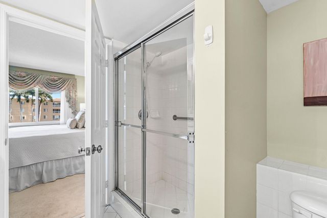 12540 Majesty Circle 302, Boynton Beach, FL 33437