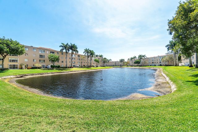 12540 Majesty Circle 302, Boynton Beach, FL 33437