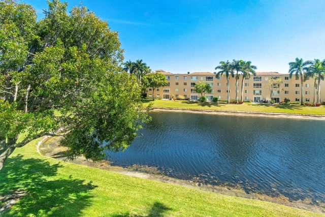 12540 Majesty Circle 302, Boynton Beach, FL 33437