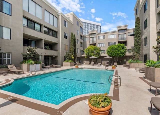 8455 Fountain Avenue 308, West Hollywood, CA 90069