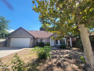 556 E Ivy Drive, Palmdale, CA 93550
