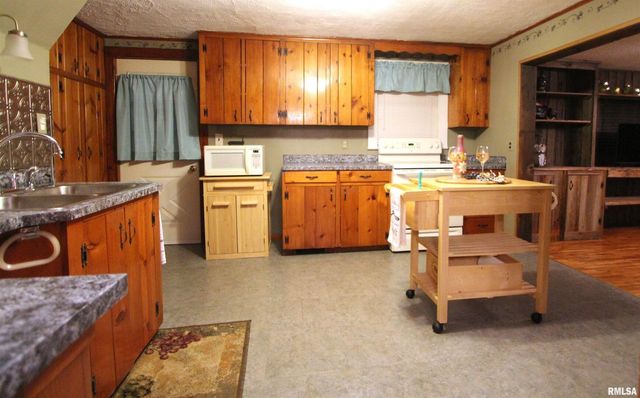 1316 FLORENCE Avenue, Clinton, IA 52732