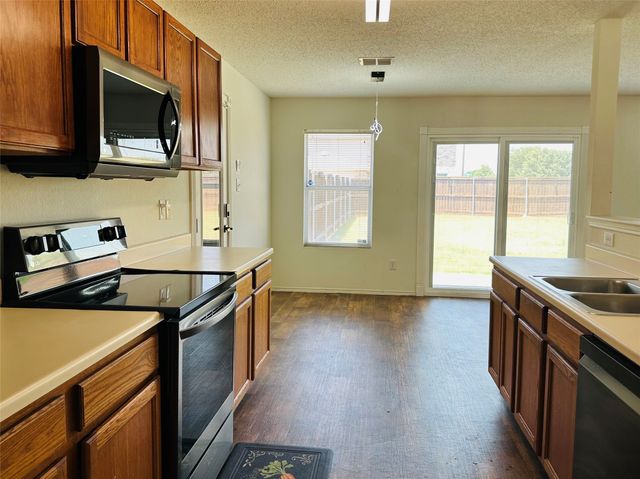 765 Lowe Drive, Cedar Hill, TX 75104