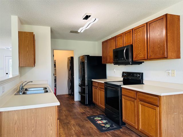 765 Lowe Drive, Cedar Hill, TX 75104