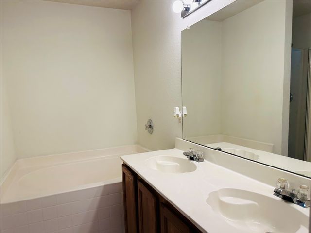 765 Lowe Drive, Cedar Hill, TX 75104