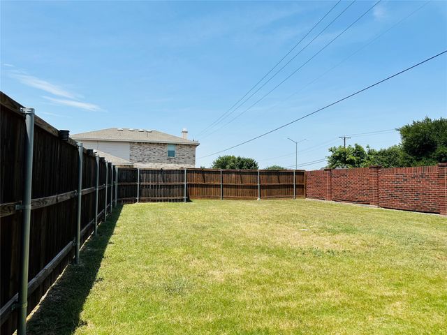 765 Lowe Drive, Cedar Hill, TX 75104