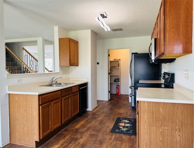 765 Lowe Drive, Cedar Hill, TX 75104