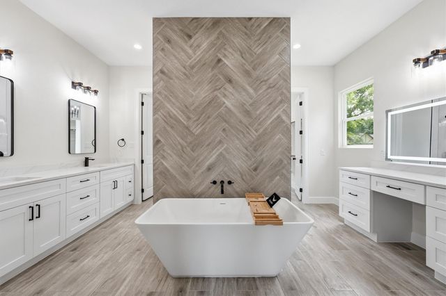 114 Magnolia Bend, Roman Forest, TX 77357