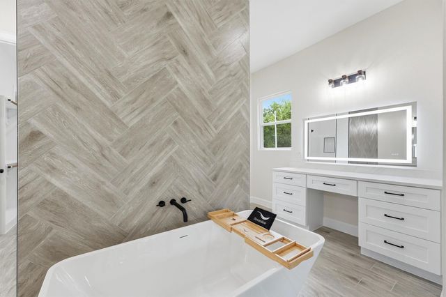 114 Magnolia Bend, Roman Forest, TX 77357