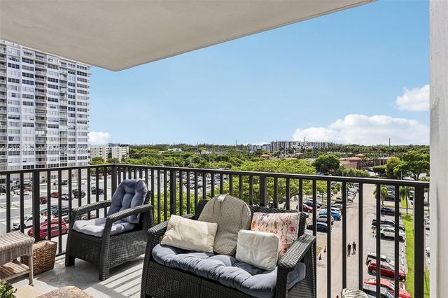 2750 NE 183rd St 603, Aventura, FL 33160