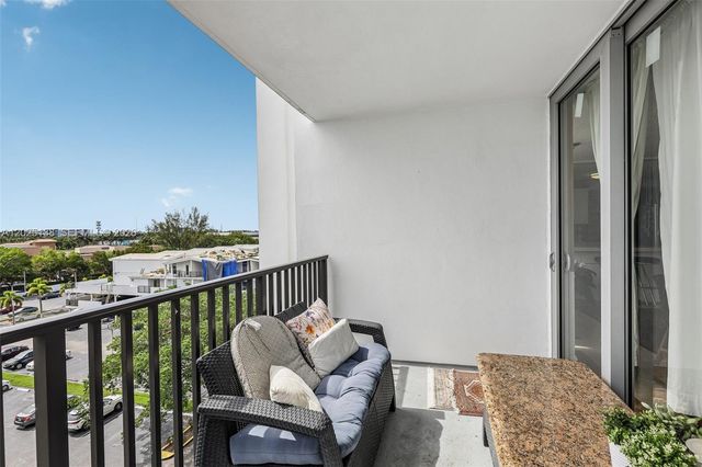 2750 NE 183rd St 603, Aventura, FL 33160
