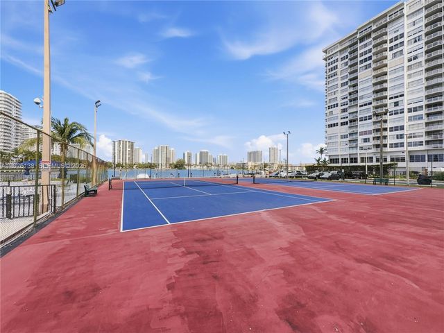 2750 NE 183rd St 603, Aventura, FL 33160